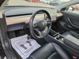 Used 2018 Tesla Model 3 full