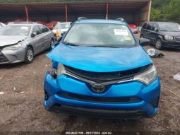 Used 2018 Toyota RAV4 full