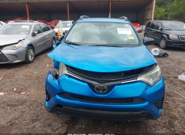 Used 2018 Toyota RAV4 full