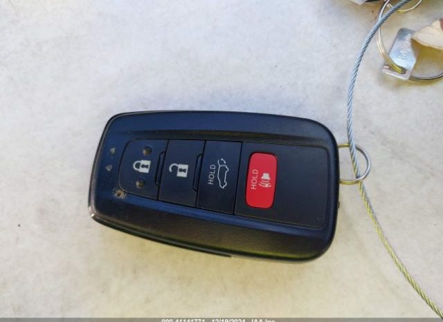 Used 2022 Toyota RAV4 full