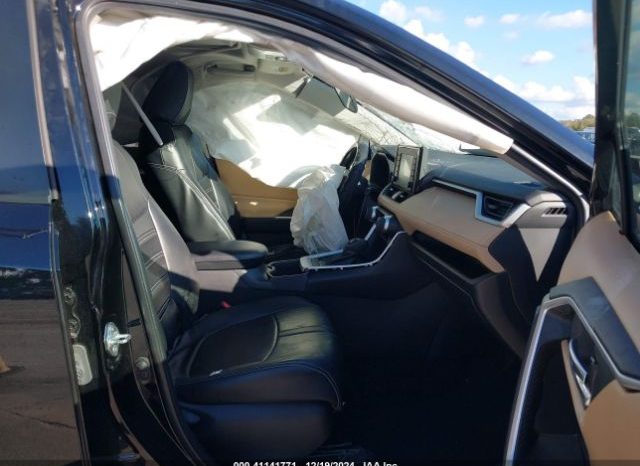 Used 2022 Toyota RAV4 full