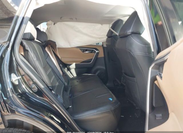 Used 2022 Toyota RAV4 full