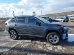 Used 2022 Toyota RAV4 full