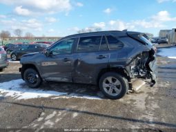 Used 2022 Toyota RAV4 full