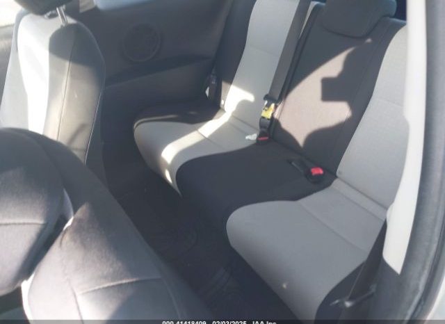 Used 2014 Toyota Yaris full
