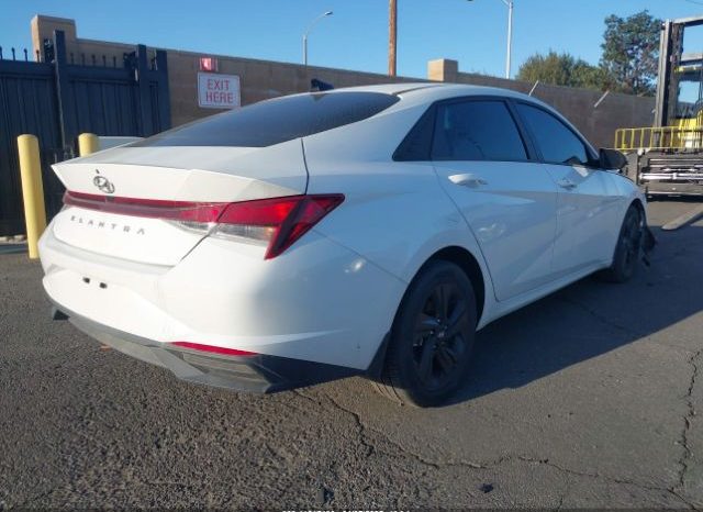 Used 2022 Hyundai Elantra full