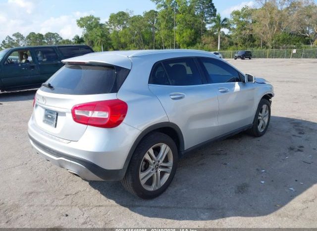 Used 2020 Mercedes GLA full