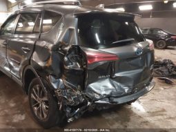 Used 2018 Toyota RAV4 full