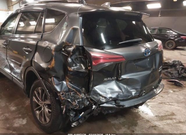Used 2018 Toyota RAV4 full