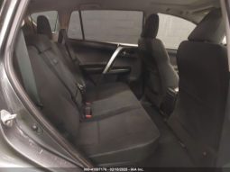 Used 2018 Toyota RAV4 full