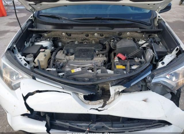 Used 2018 Toyota RAV4 full