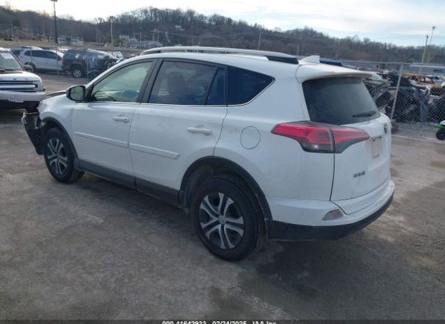 Used 2018 Toyota RAV4 full