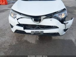 Used 2018 Toyota RAV4 full