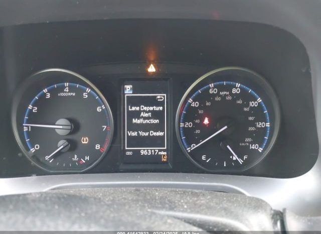 Used 2018 Toyota RAV4 full