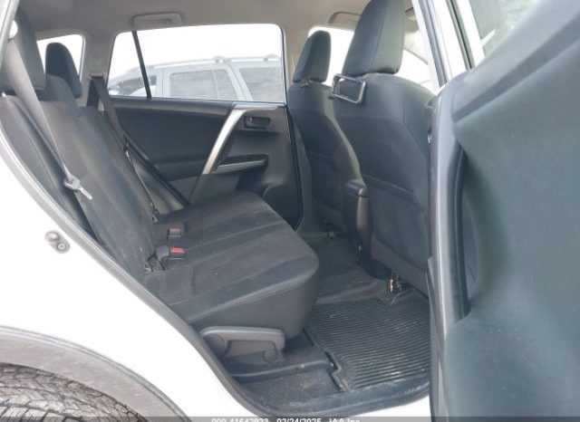 Used 2018 Toyota RAV4 full