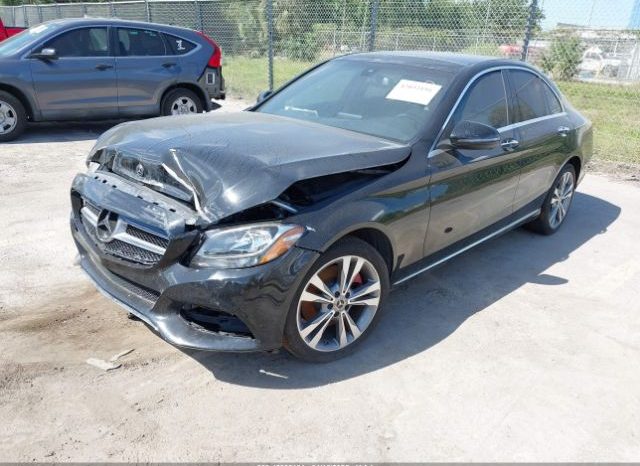Used 2018 Mercedes C300 full