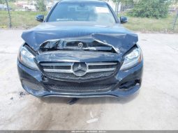 Used 2018 Mercedes C300 full