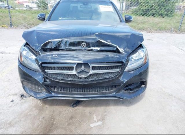 Used 2018 Mercedes C300 full
