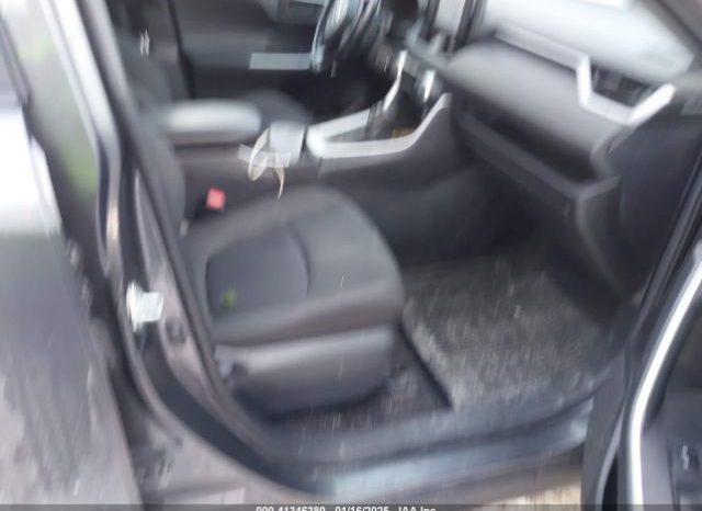 Used 2020 Toyota RAV4 full