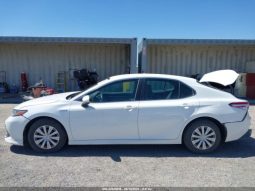 Used 2018 Toyota Camry full