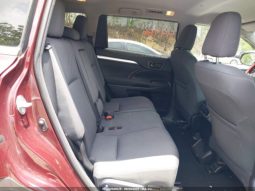 Used 2018 Toyota Highlander full