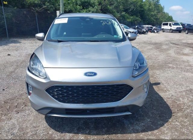 Used 2021 Ford Escape full