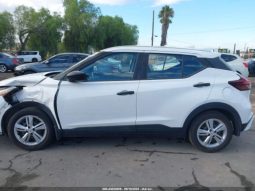 Used 2021 Nissan Truck full