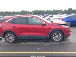 Used 2021 Ford Escape full