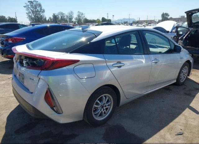 Used 2018 Toyota Prius full