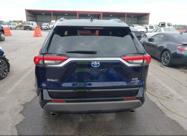 Used 2020 Toyota RAV4 full