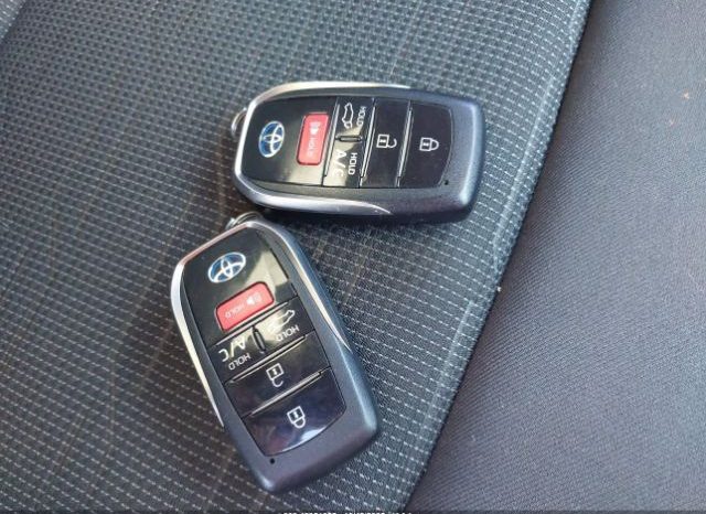 Used 2022 Toyota RAV4 full